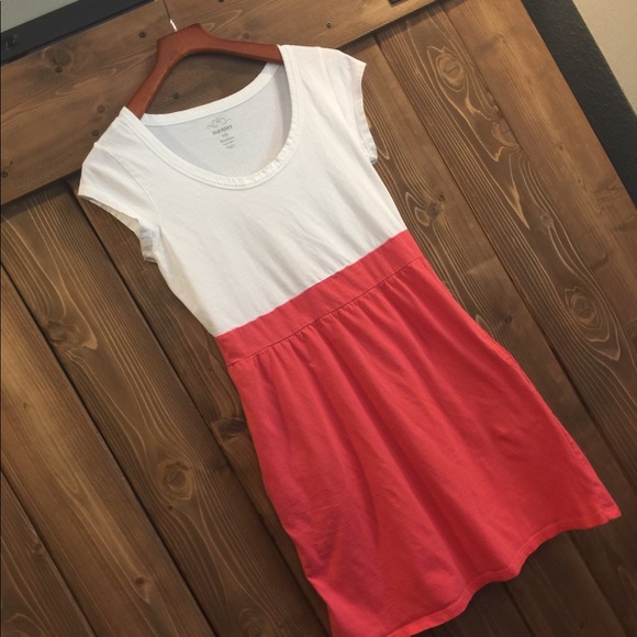 Old Navy Dress with POCKETS - Picture 2 of 6